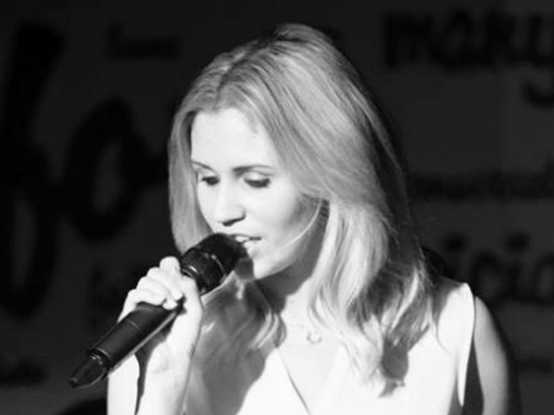 hayley live lounge